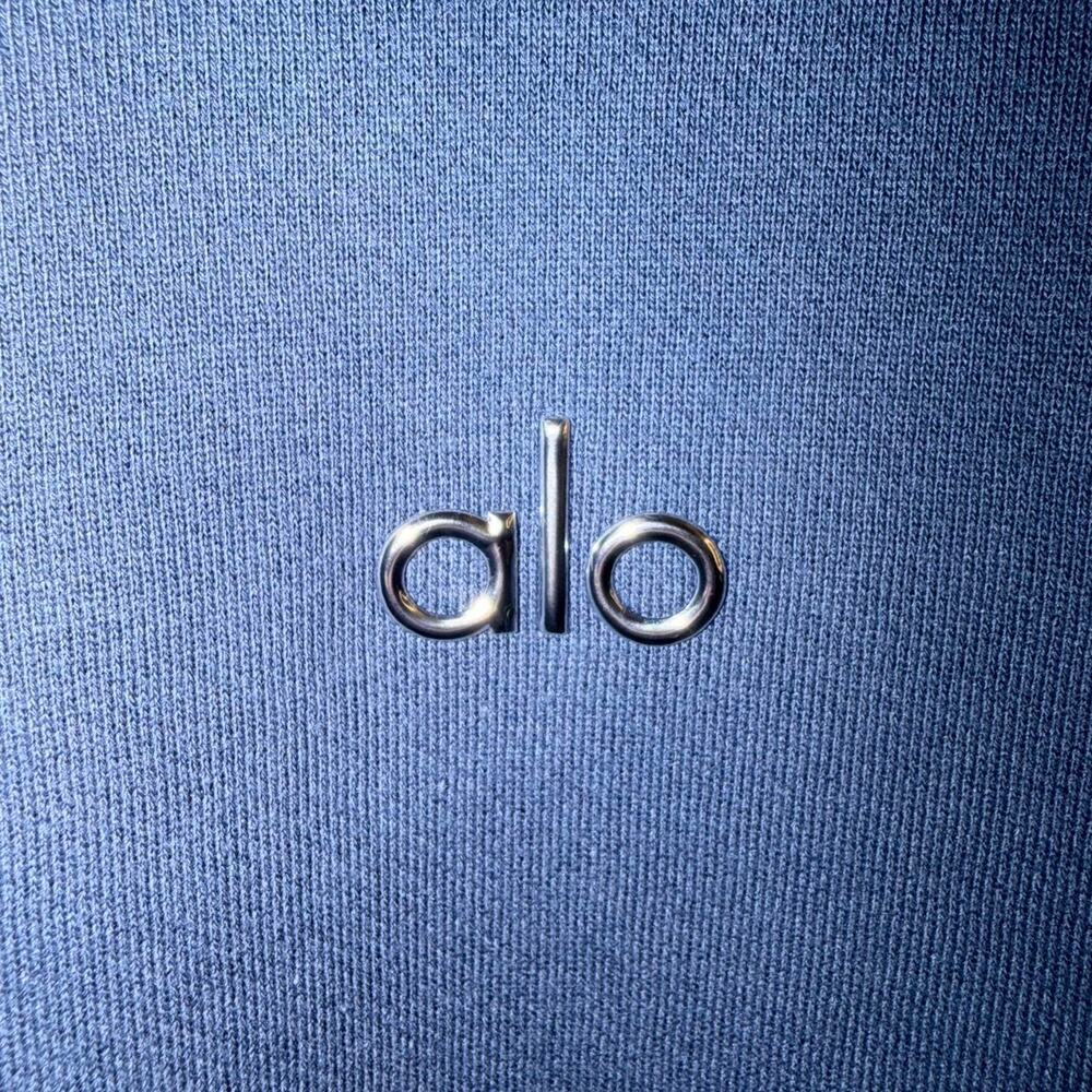unisex/men’s-sized dark blue Bluestone ALO YOGA accolade crewneck sweatshirt [M] - Picture 2 of 5